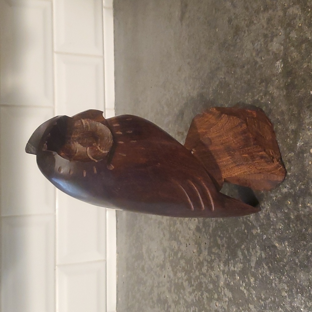 Solid Wood carved owl 8.5 inches tall. - Picture 3 of 4